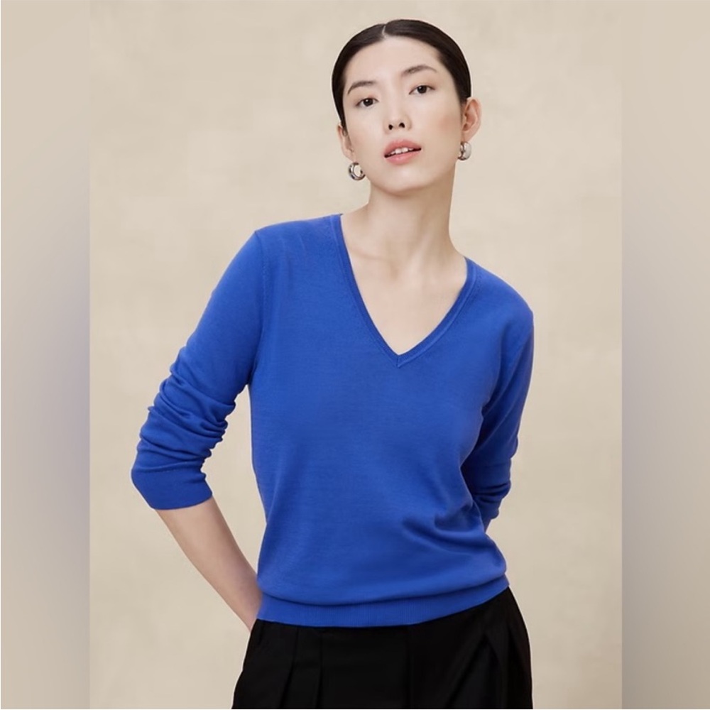Qualfort V-Neck Sweater 100% Cotton Size Medium